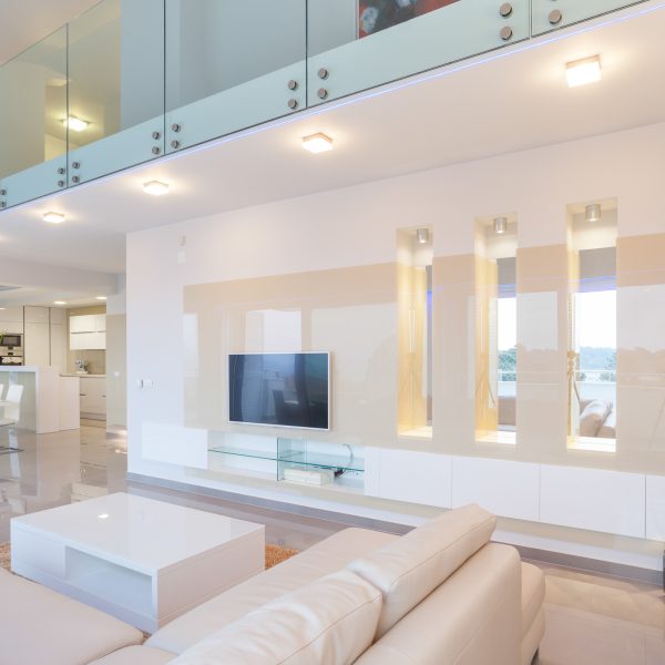 Deluxe Penthouse Apartment with Terrace and Sea View