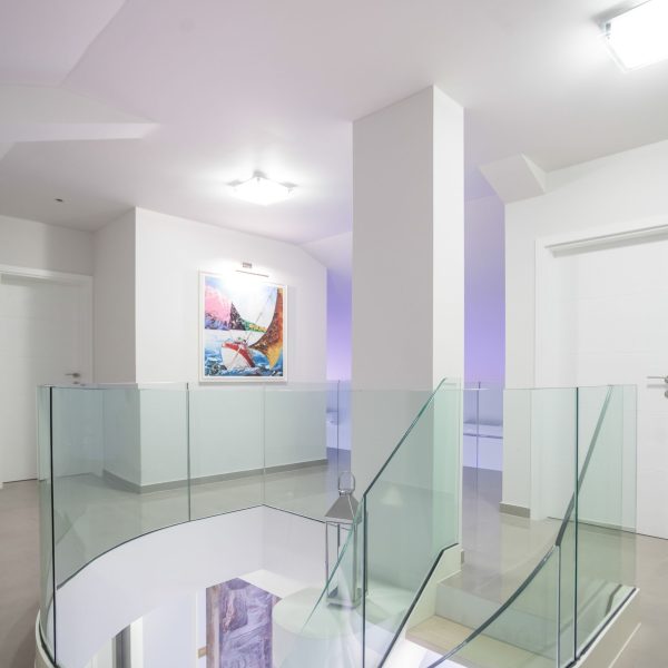 Deluxe Penthouse Apartment with Terrace and Sea View