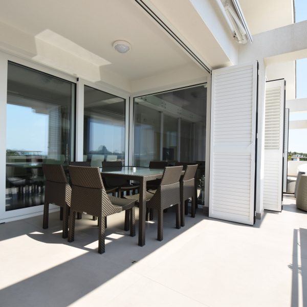 Deluxe Penthouse Apartment with Terrace and Sea View