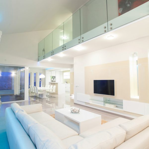 Deluxe Penthouse Apartment with Terrace and Sea View